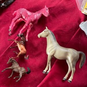 Set of 3 Breyer an 1 unknown Horses
